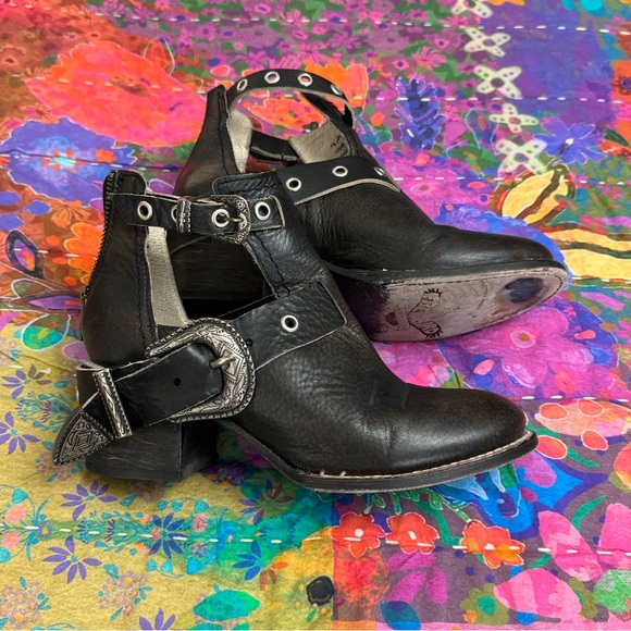 FREEBIRD l Carsen Brown Leather Ankle Bootie Size 7 Western Country Boho Buckle - Picture 6 of 15